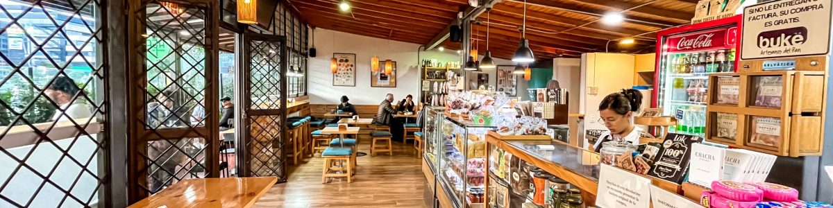 Adentro de Panadería Bukë